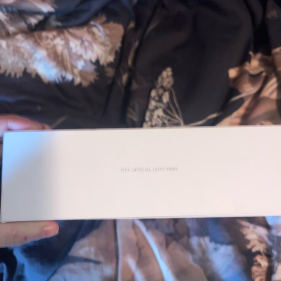 Itzy official light ring by JYP Entertainment kpop - Picture 4 of 7